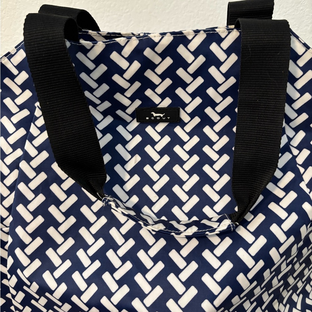Scout Navy and White Patterned Medium Tote with Detachable Black Strap - Picture 2 of 12